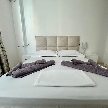 A&X Lovely And Central Apartment - 24H Self Check-In Tirana Esterno foto