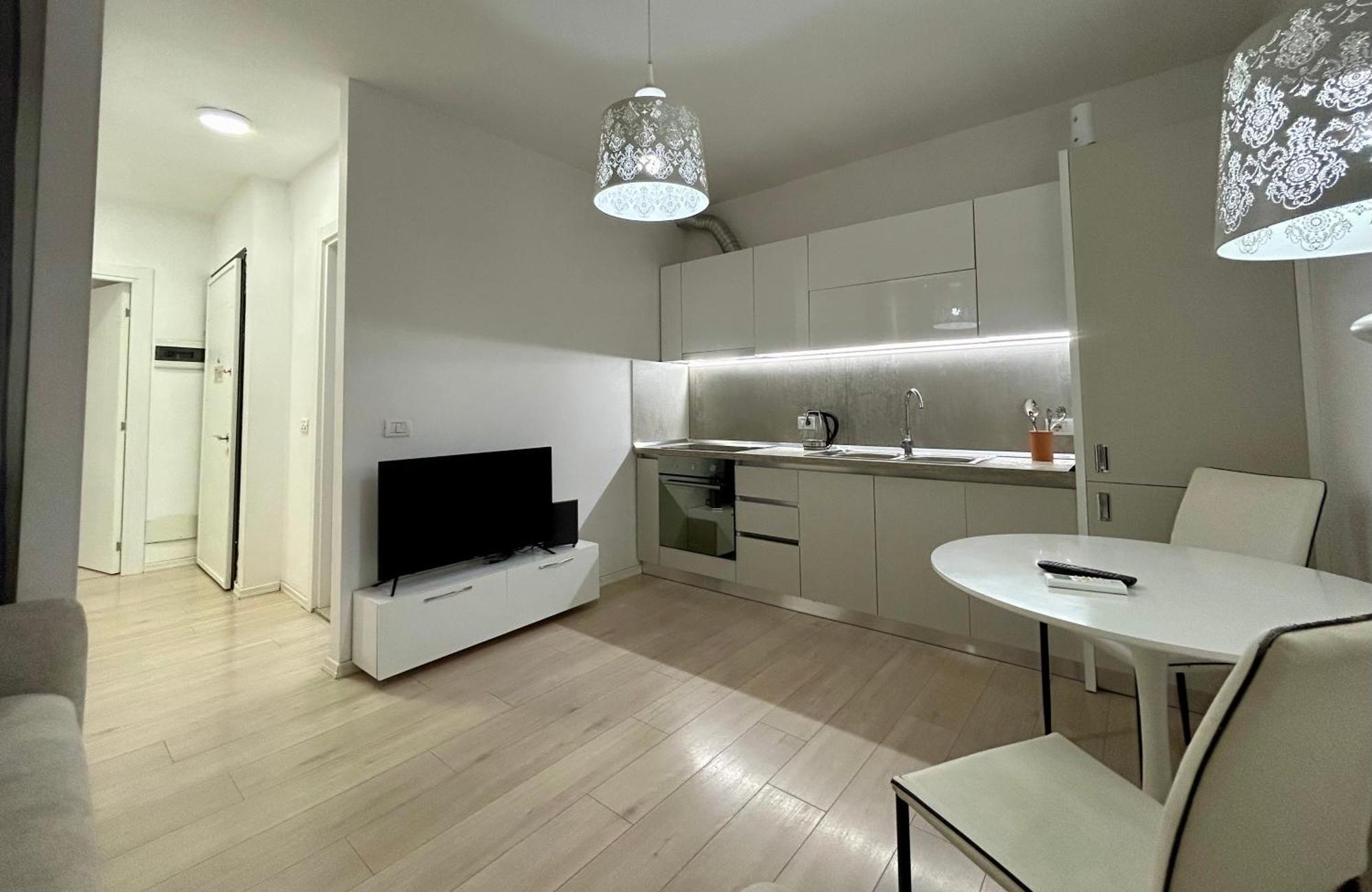 A&X Lovely And Central Apartment - 24H Self Check-In Tirana Esterno foto