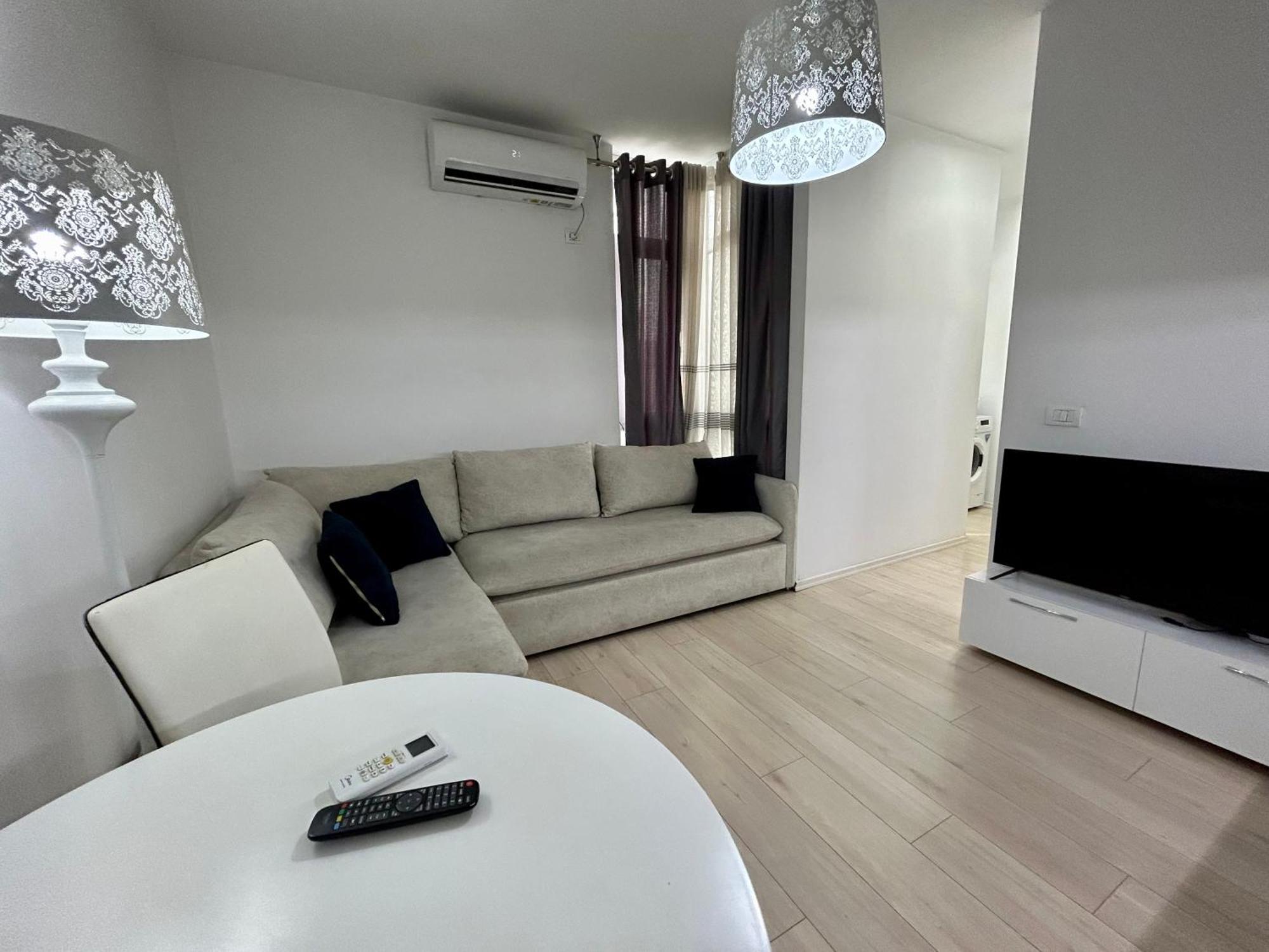 A&X Lovely And Central Apartment - 24H Self Check-In Tirana Esterno foto