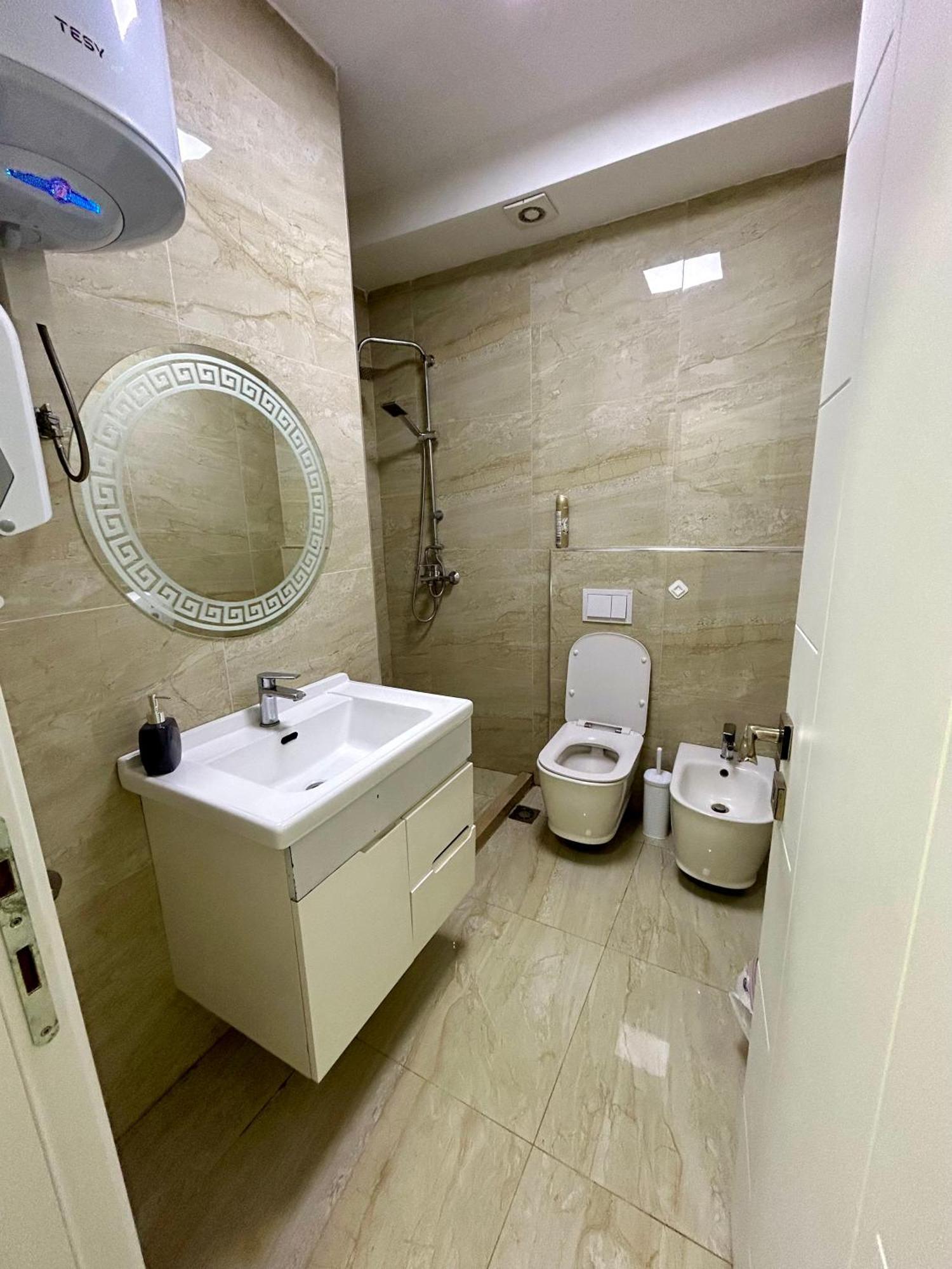 A&X Lovely And Central Apartment - 24H Self Check-In Tirana Esterno foto