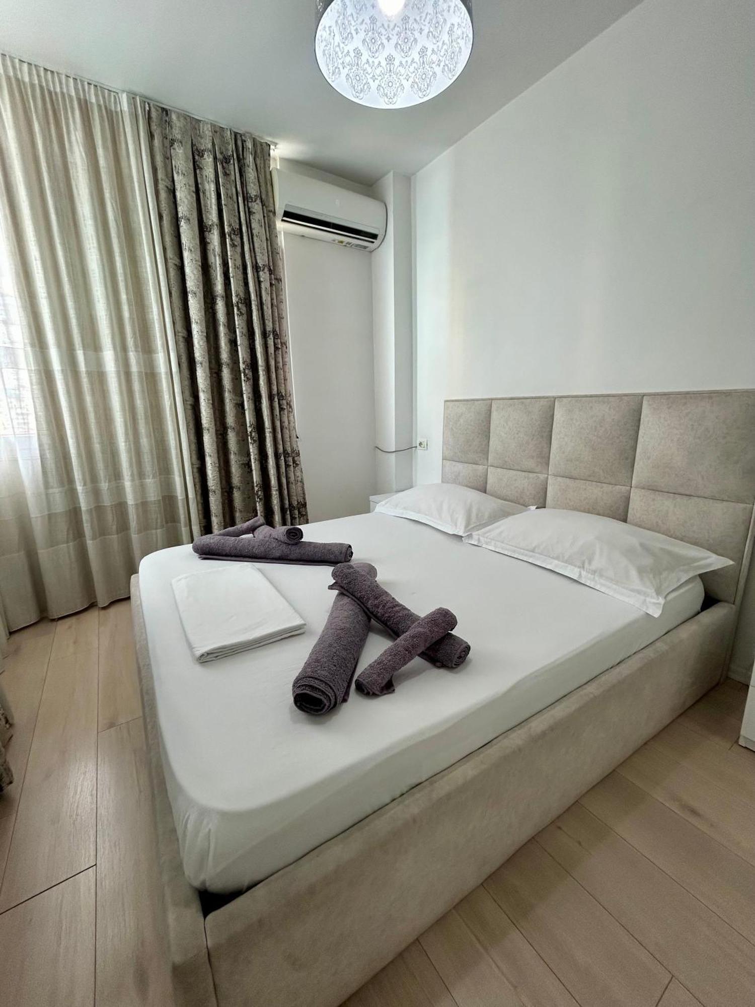 A&X Lovely And Central Apartment - 24H Self Check-In Tirana Esterno foto