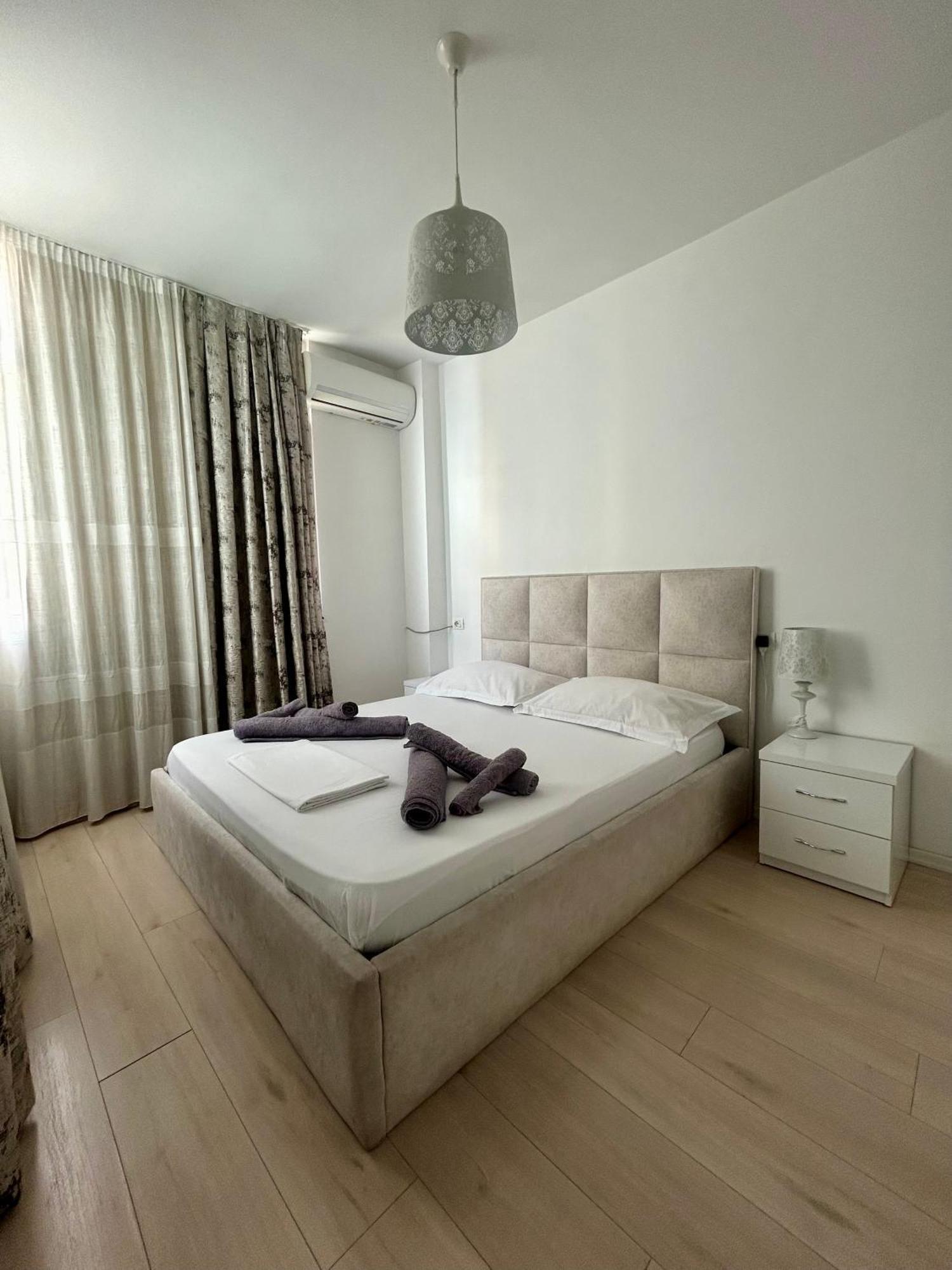 A&X Lovely And Central Apartment - 24H Self Check-In Tirana Esterno foto