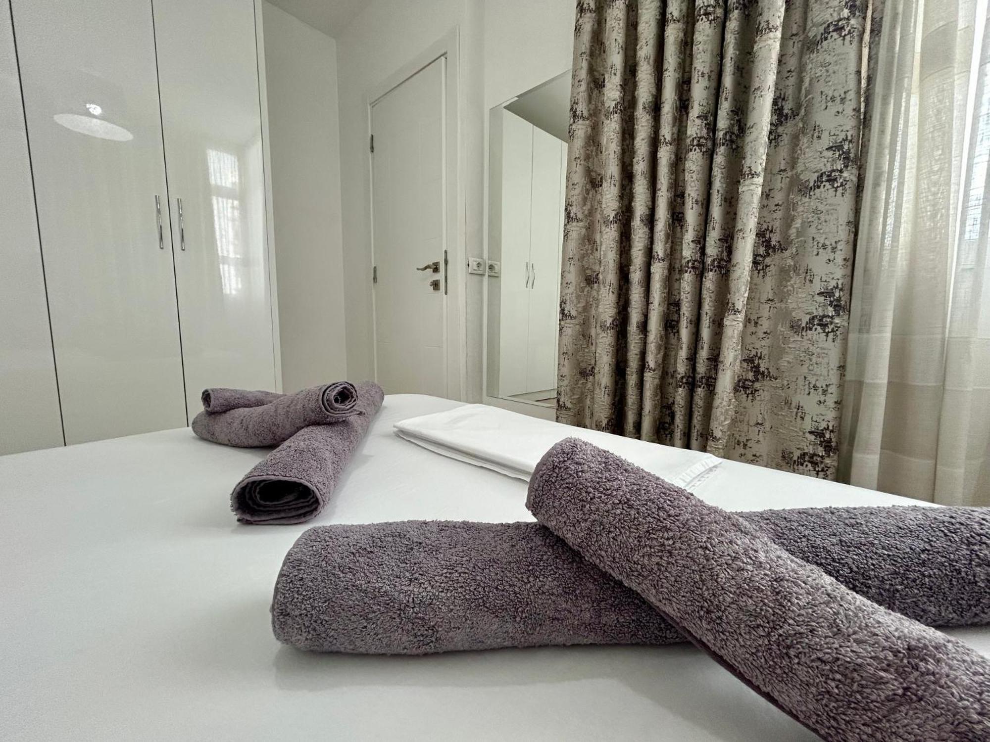 A&X Lovely And Central Apartment - 24H Self Check-In Tirana Esterno foto